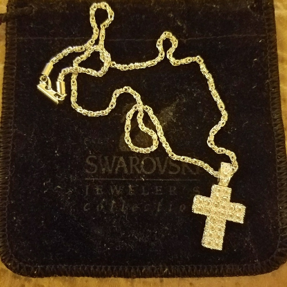 Swarvorski silver cross necklace